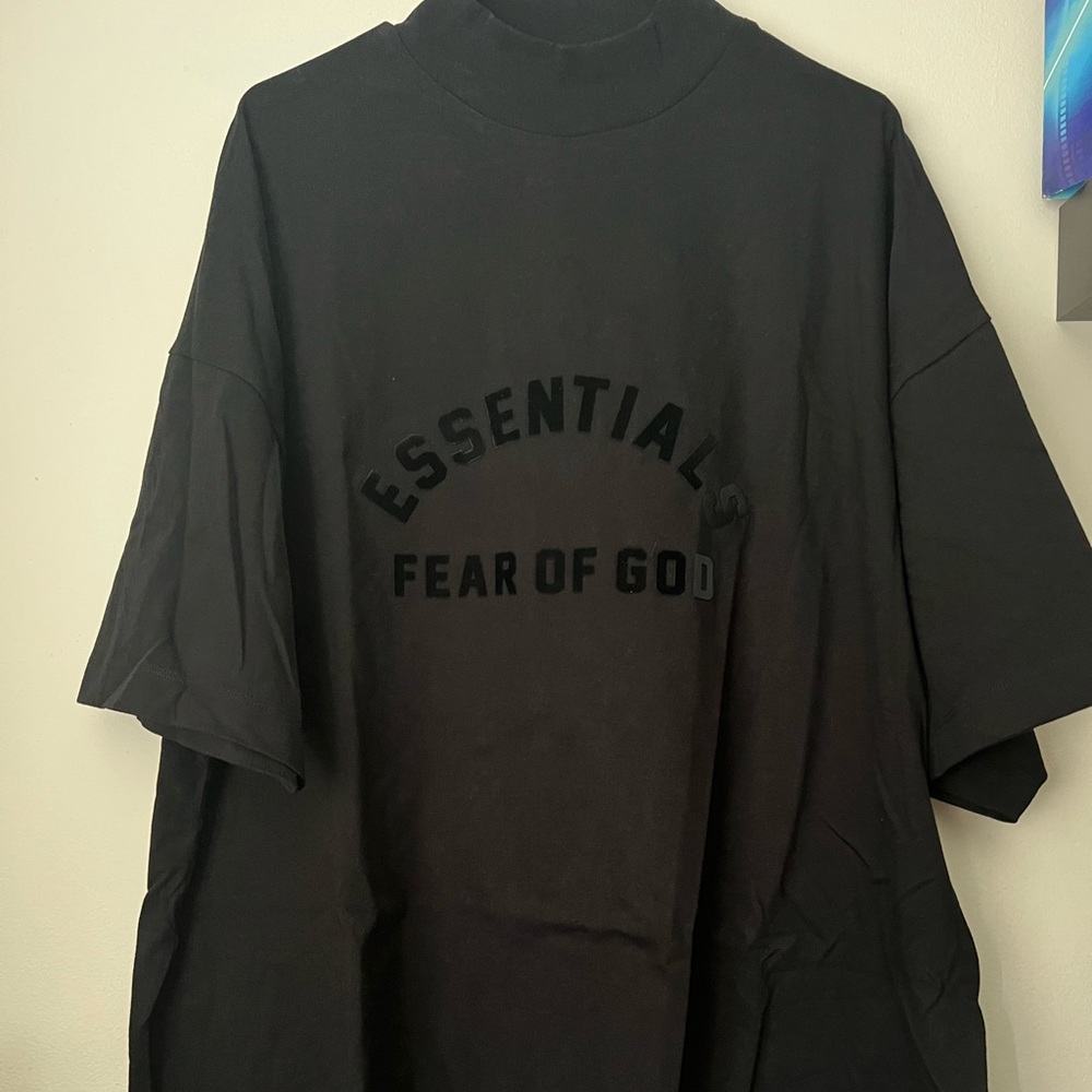 (New With Tags) Fear Of God Essentials Jet Black T-shirt